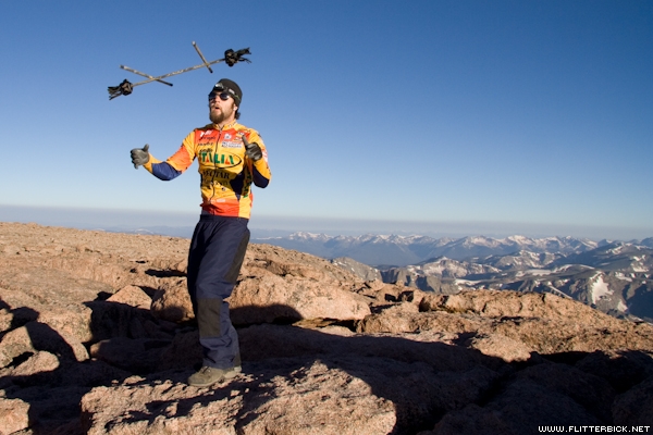 Awesome dude brings juggling gear to the summit of Longs Peak